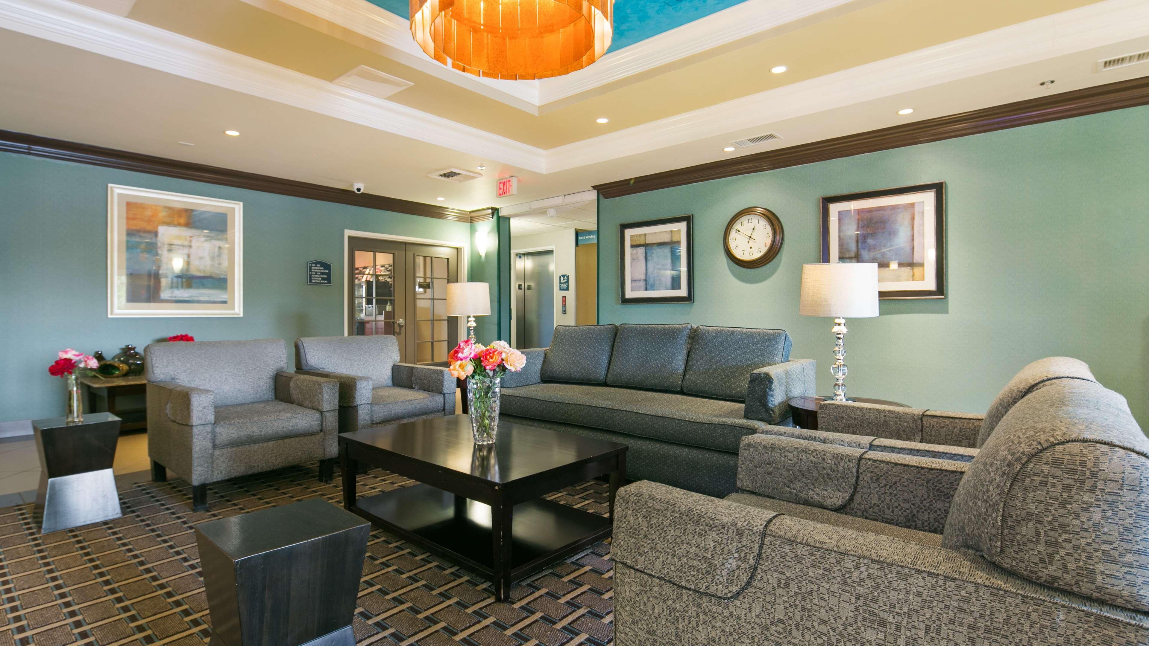 Best Western Plus Wasco Inn & Suites Экстерьер фото