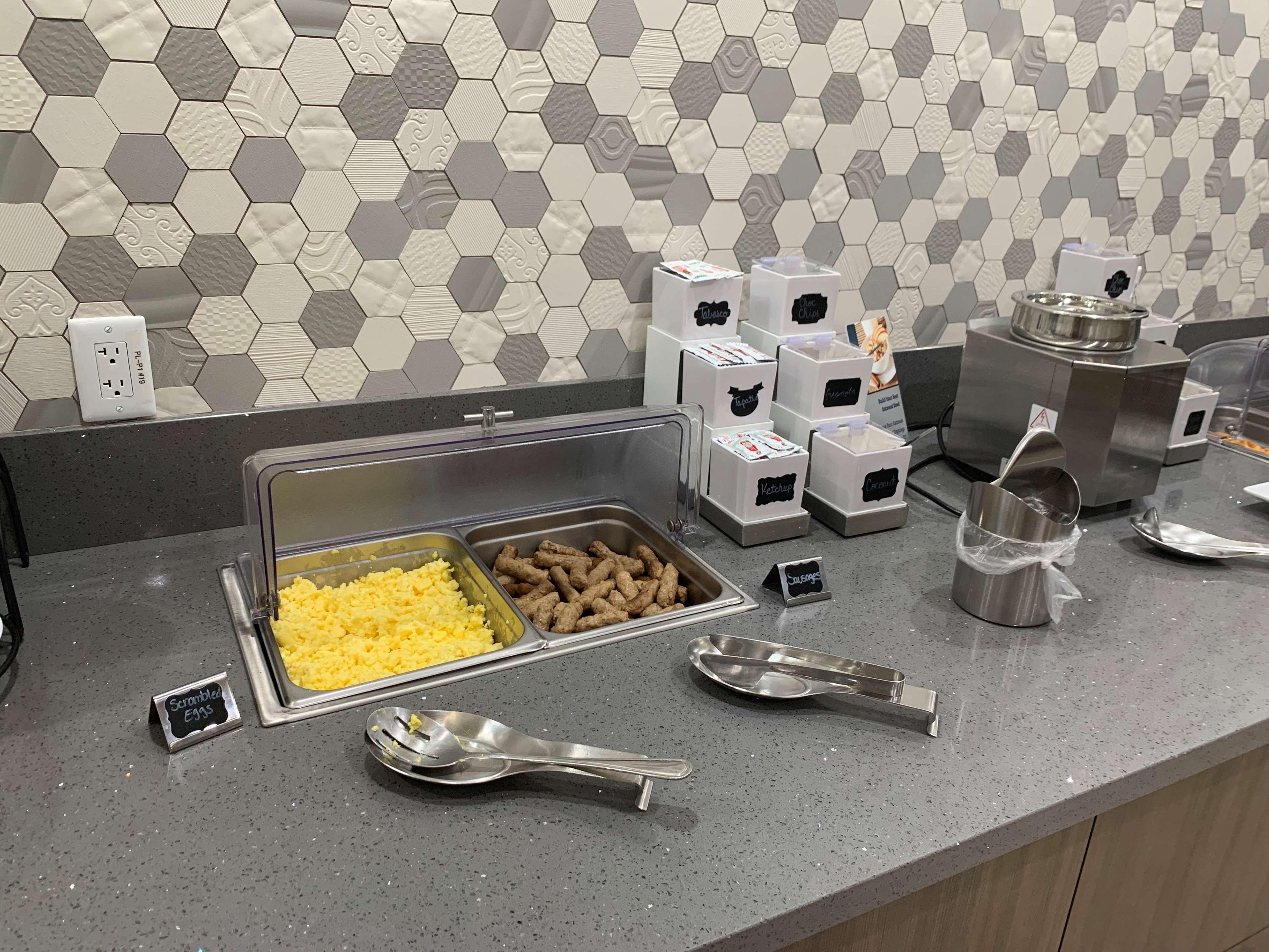 Best Western Plus Wasco Inn & Suites Экстерьер фото