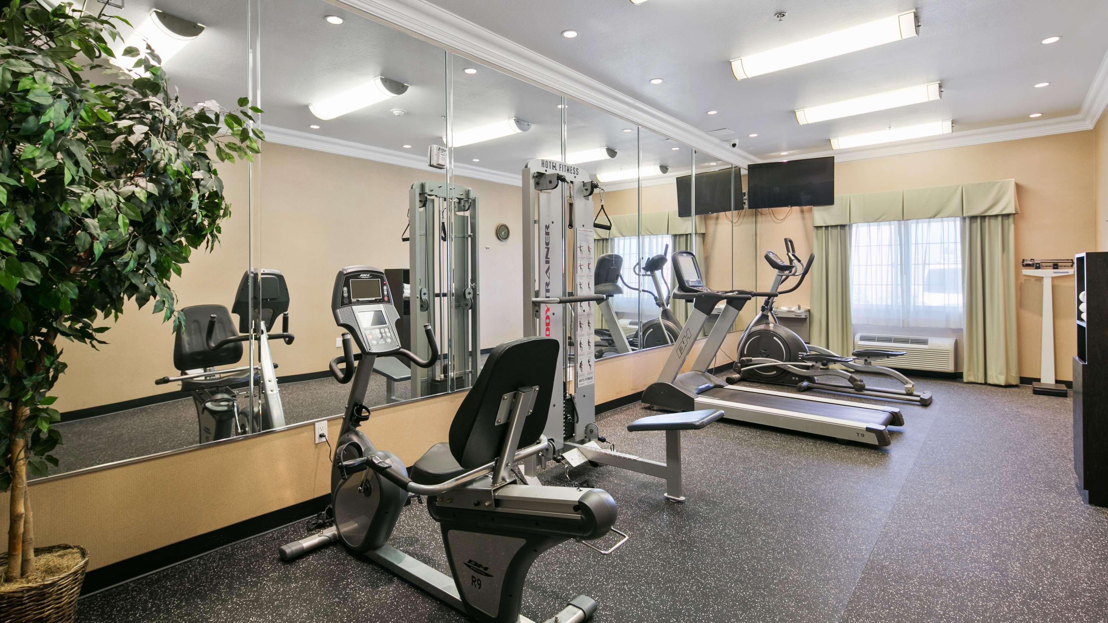 Best Western Plus Wasco Inn & Suites Экстерьер фото