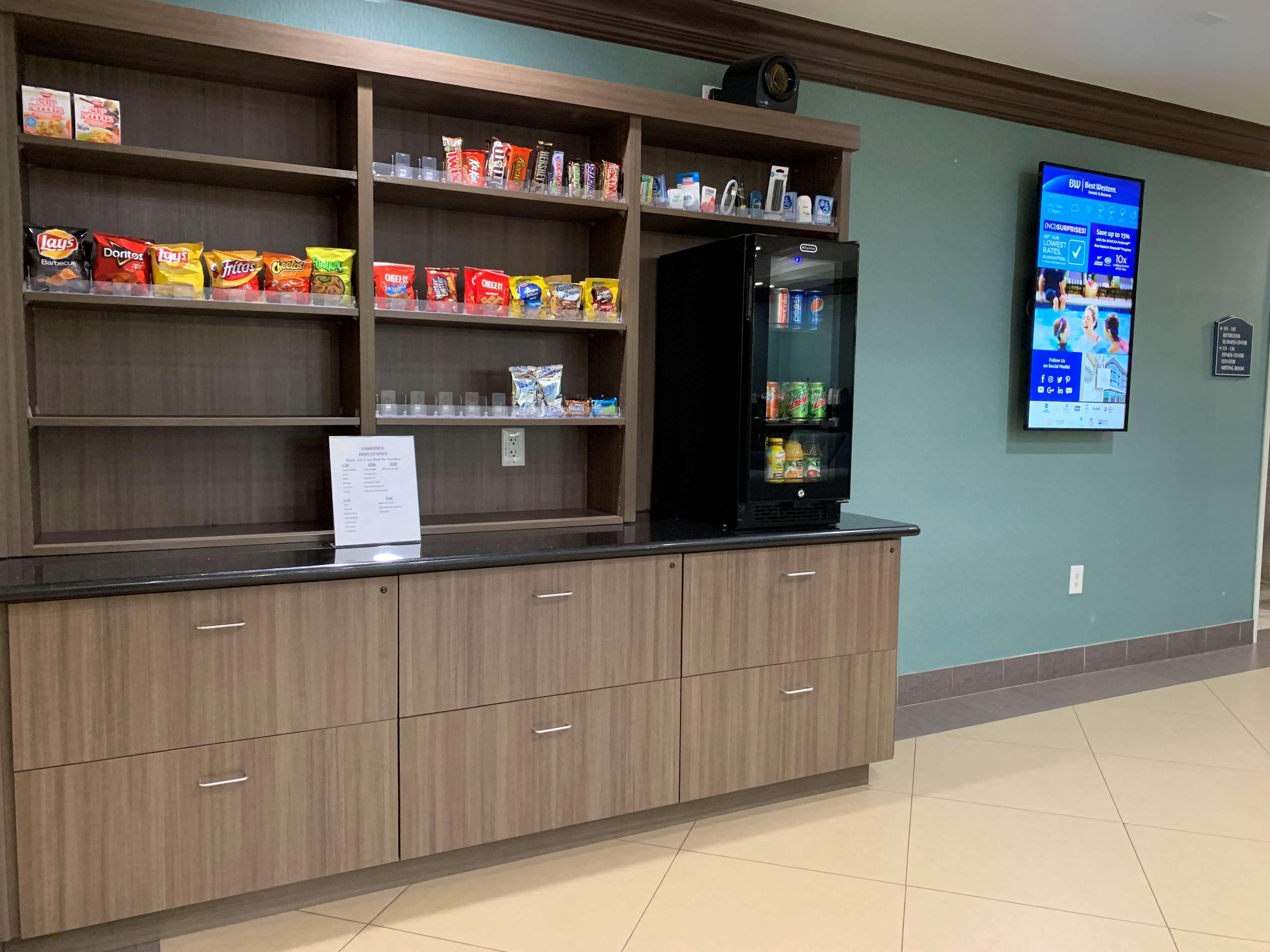 Best Western Plus Wasco Inn & Suites Экстерьер фото