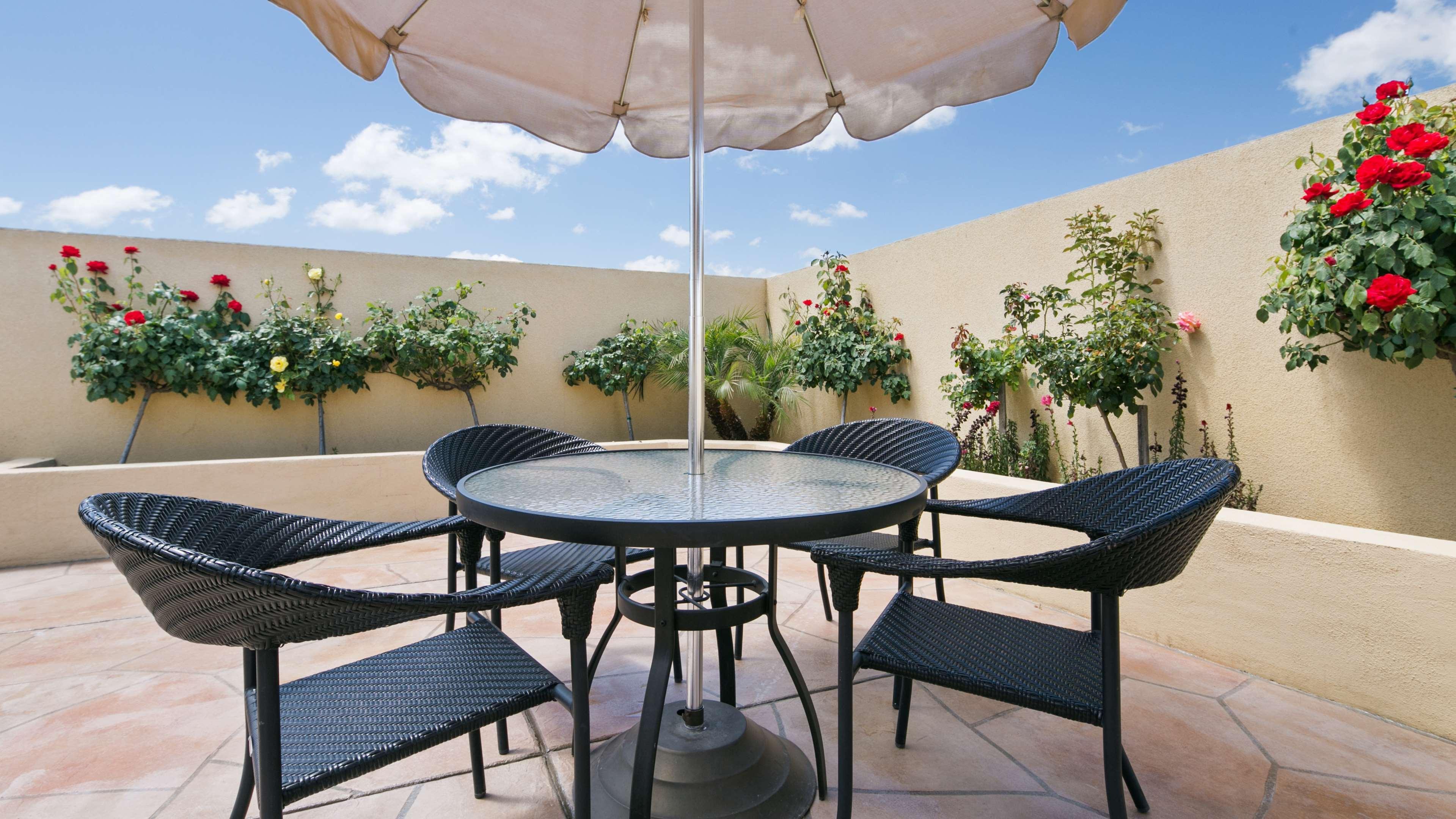 Best Western Plus Wasco Inn & Suites Экстерьер фото