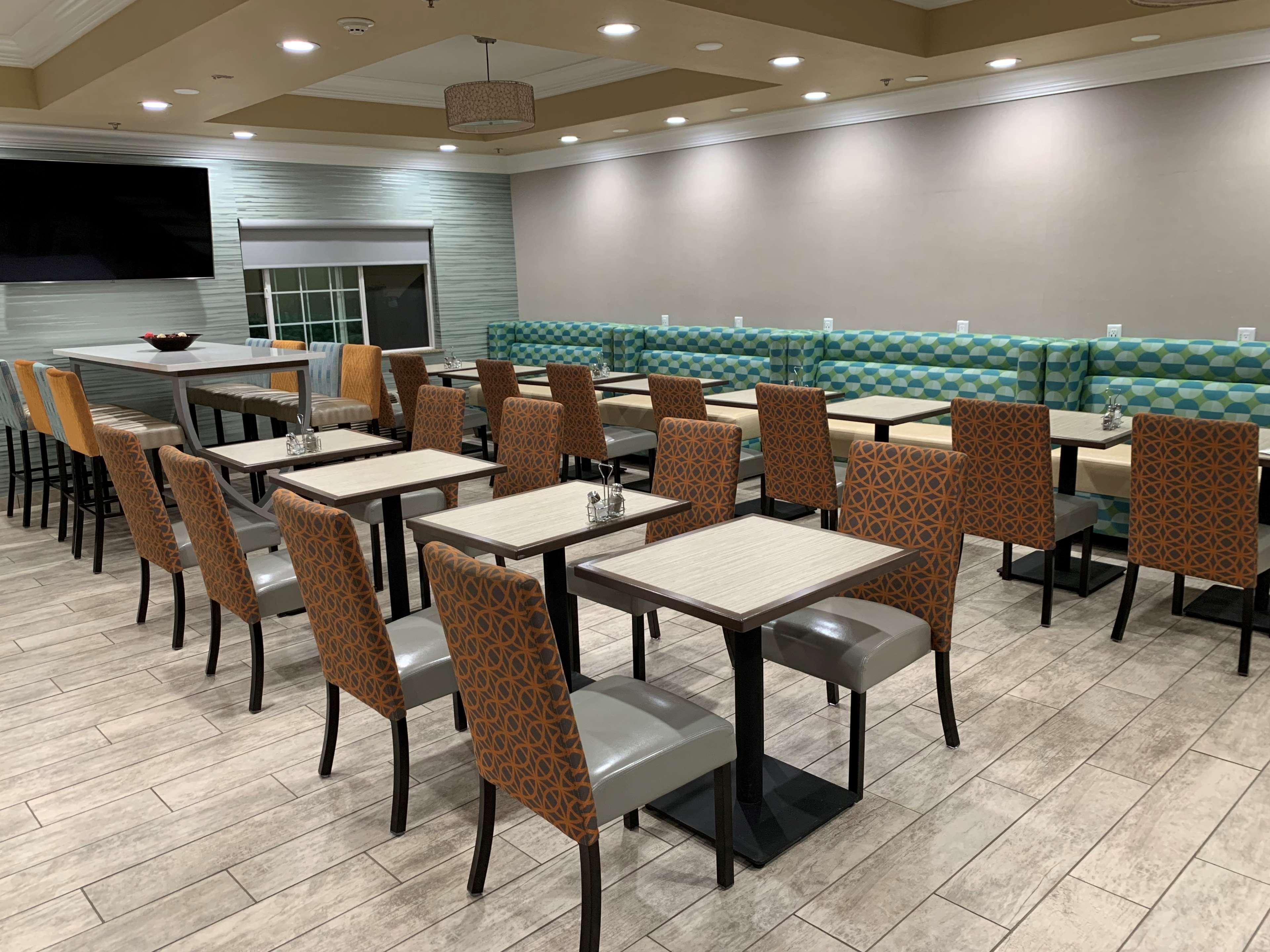 Best Western Plus Wasco Inn & Suites Экстерьер фото