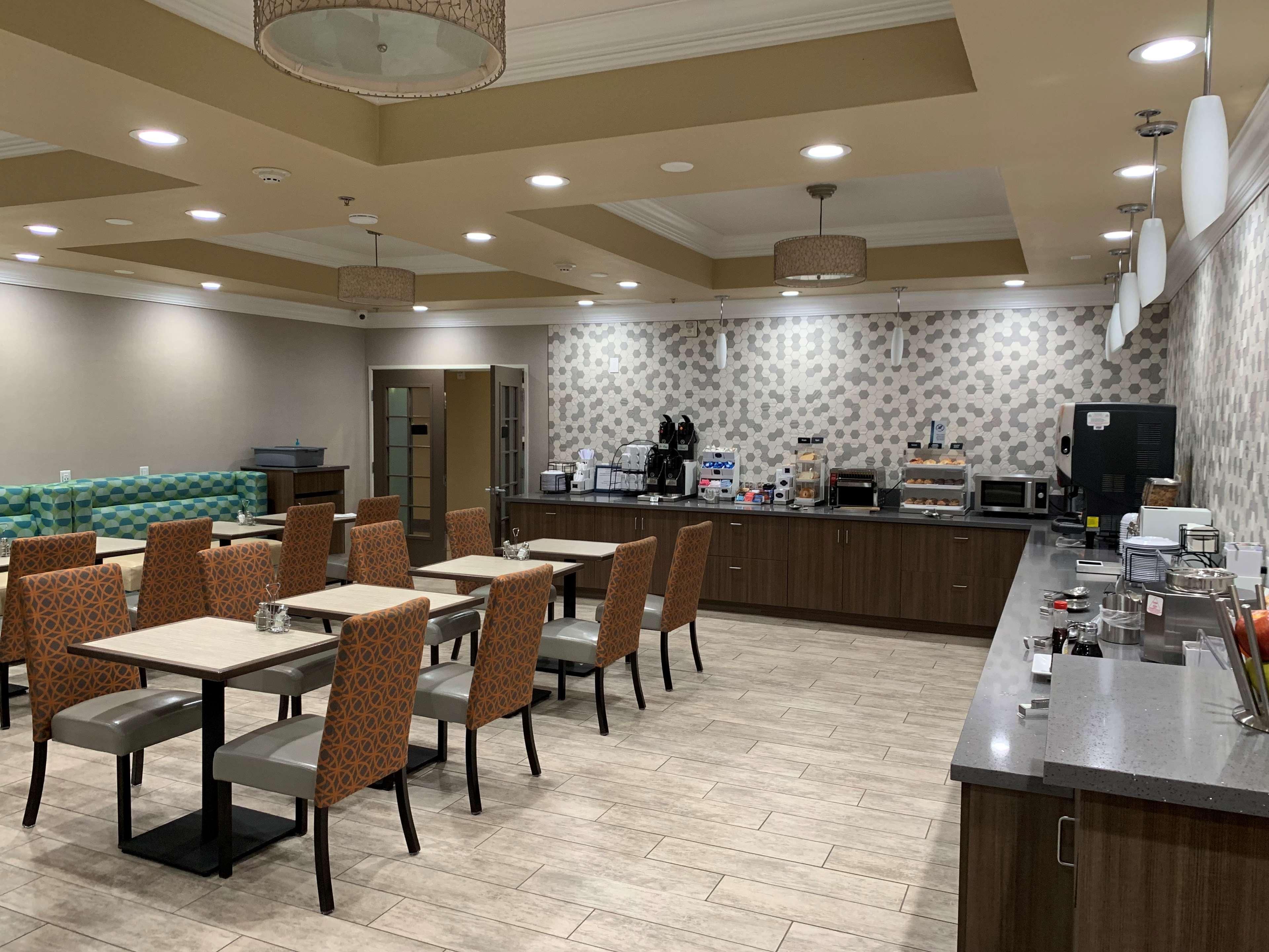 Best Western Plus Wasco Inn & Suites Экстерьер фото