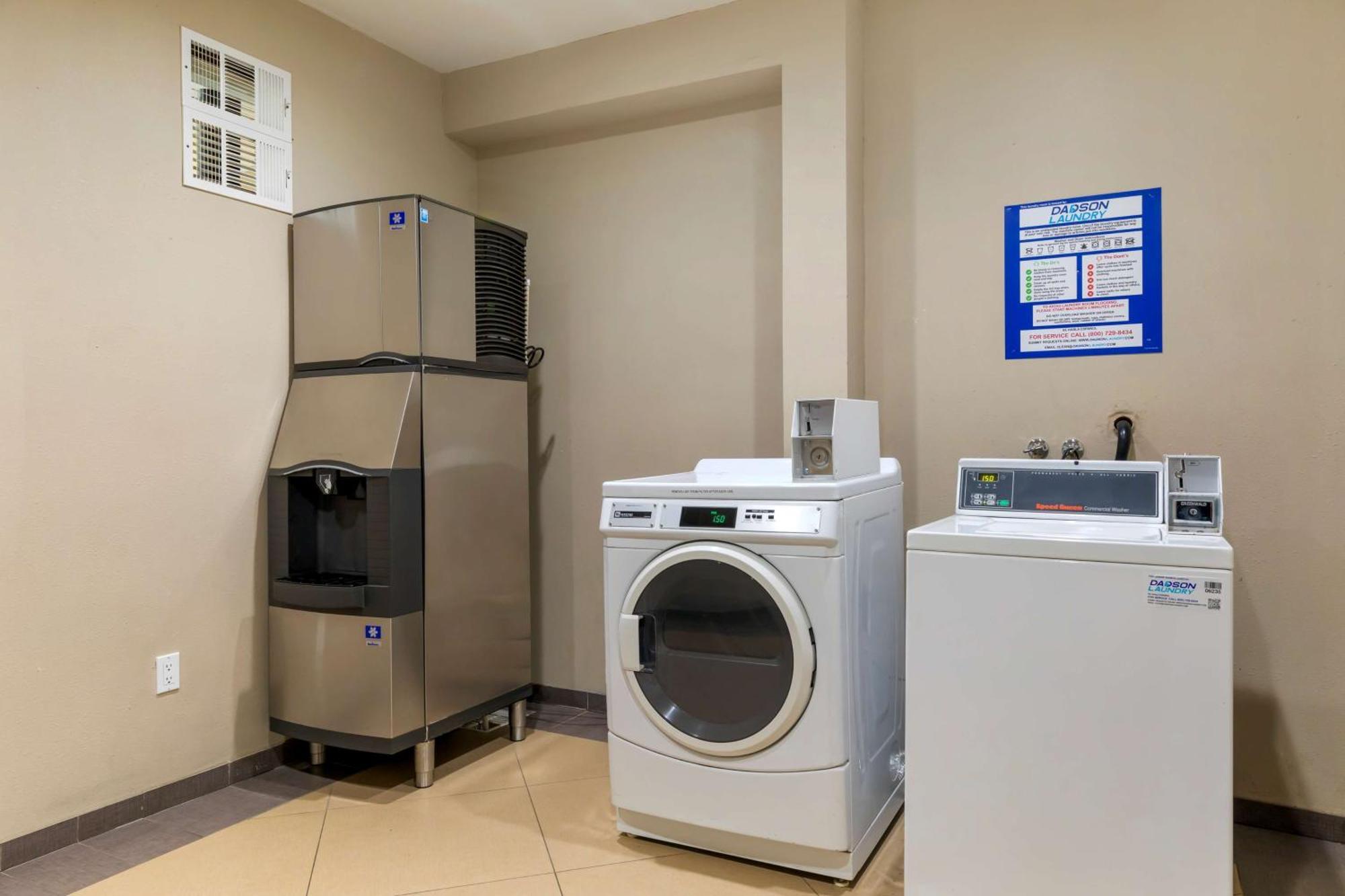 Best Western Plus Wasco Inn & Suites Экстерьер фото
