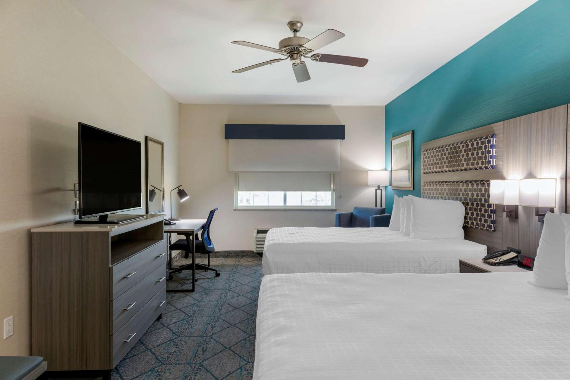 Best Western Plus Wasco Inn & Suites Экстерьер фото