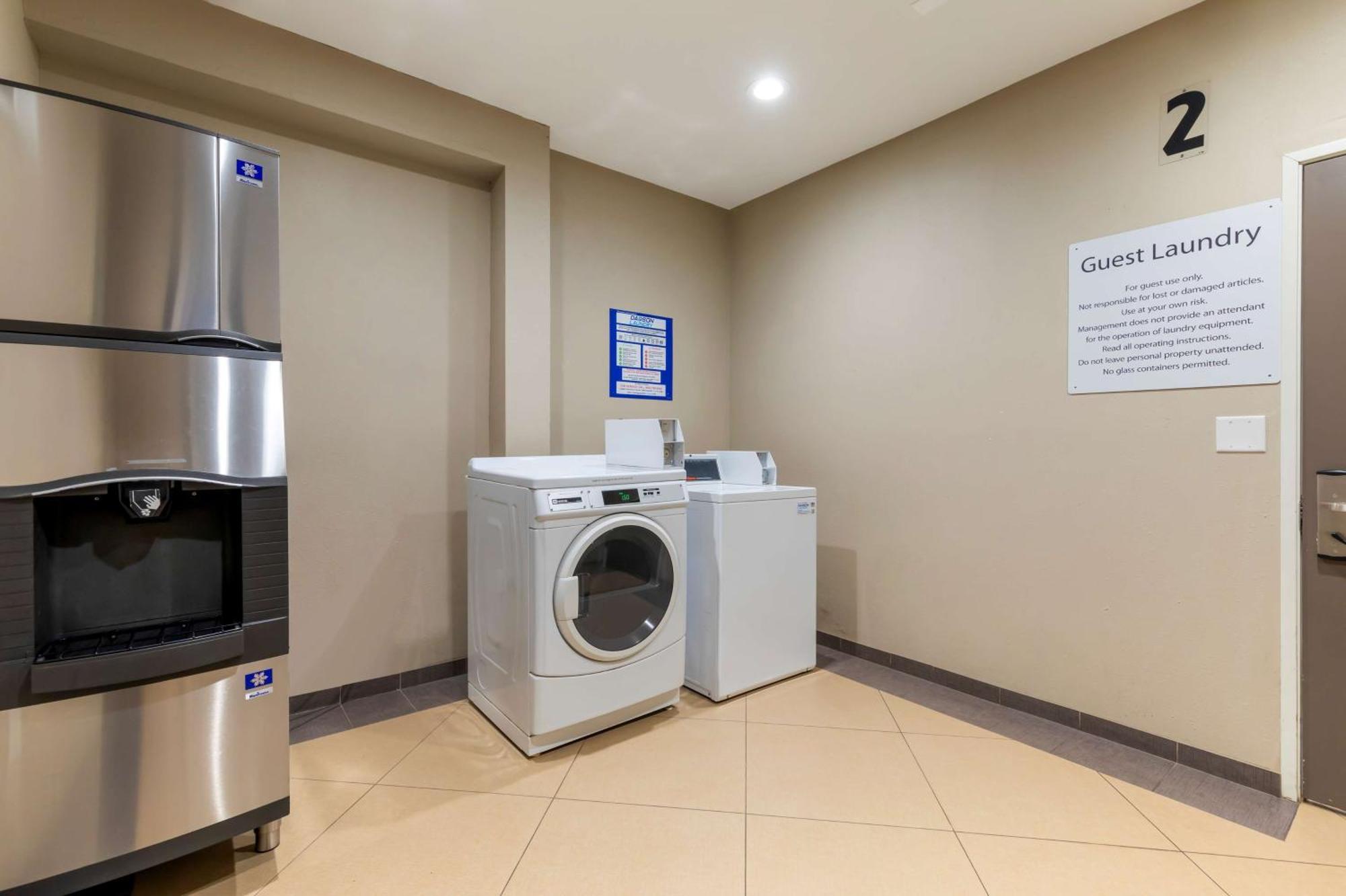 Best Western Plus Wasco Inn & Suites Экстерьер фото