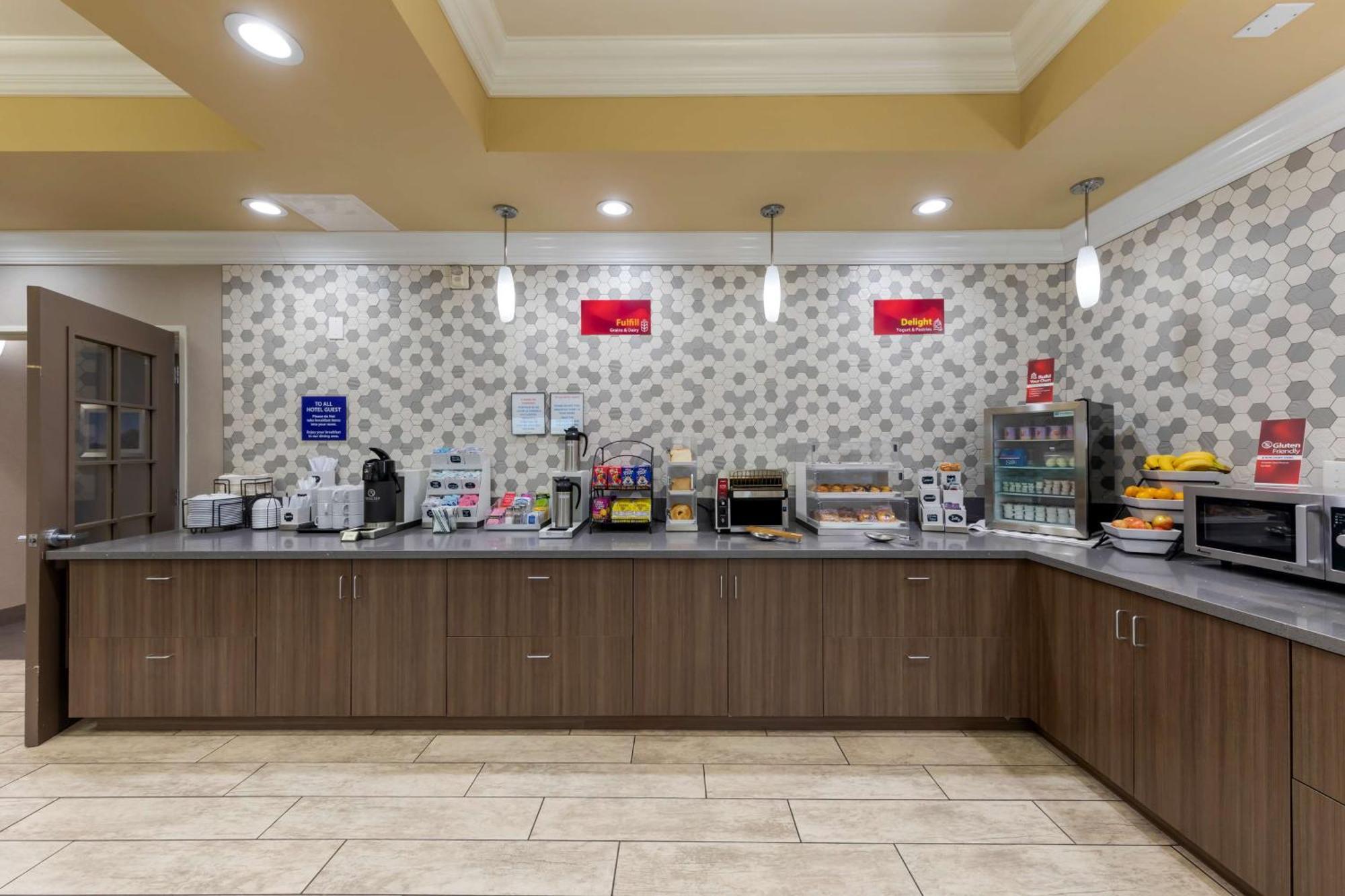 Best Western Plus Wasco Inn & Suites Экстерьер фото