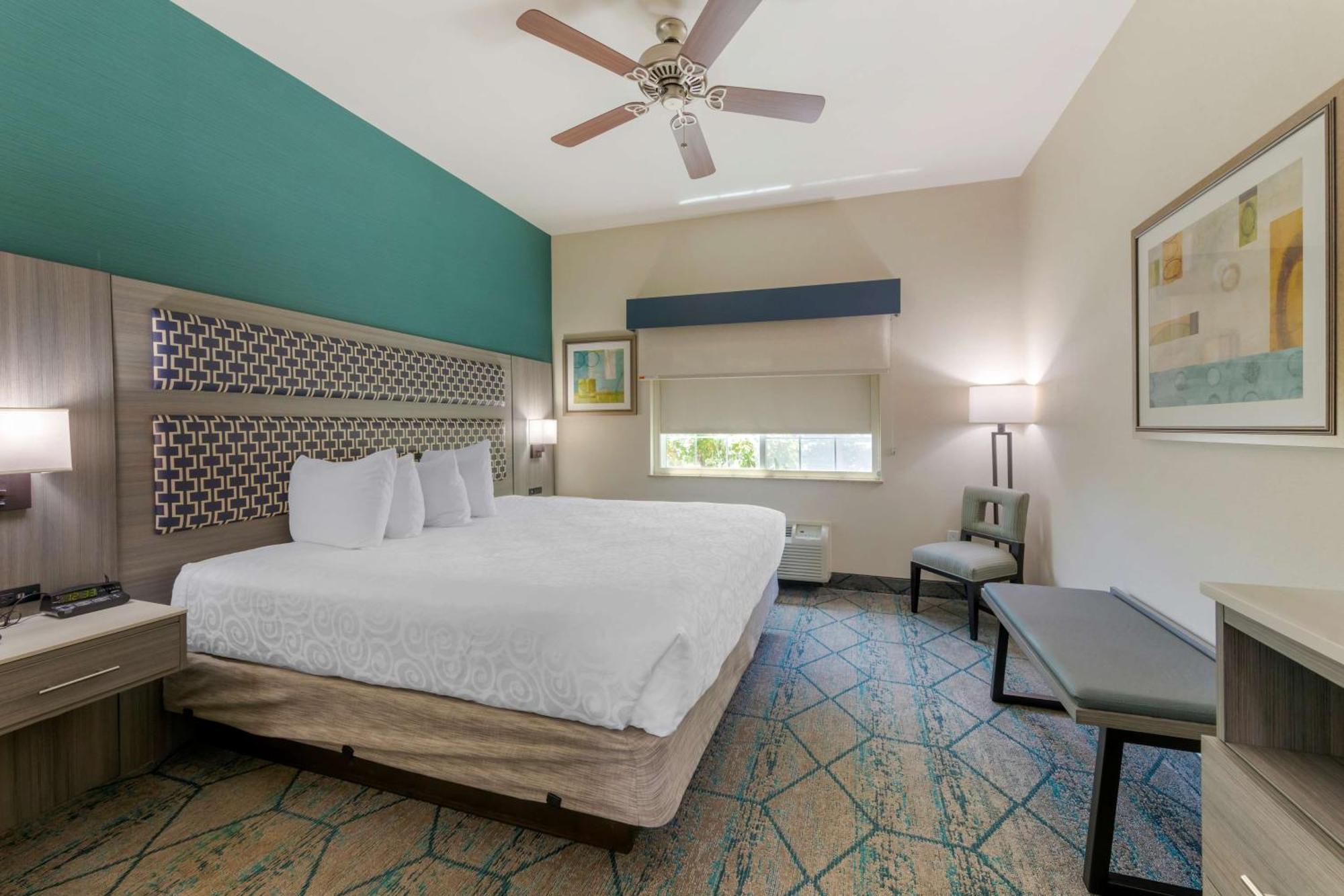 Best Western Plus Wasco Inn & Suites Экстерьер фото