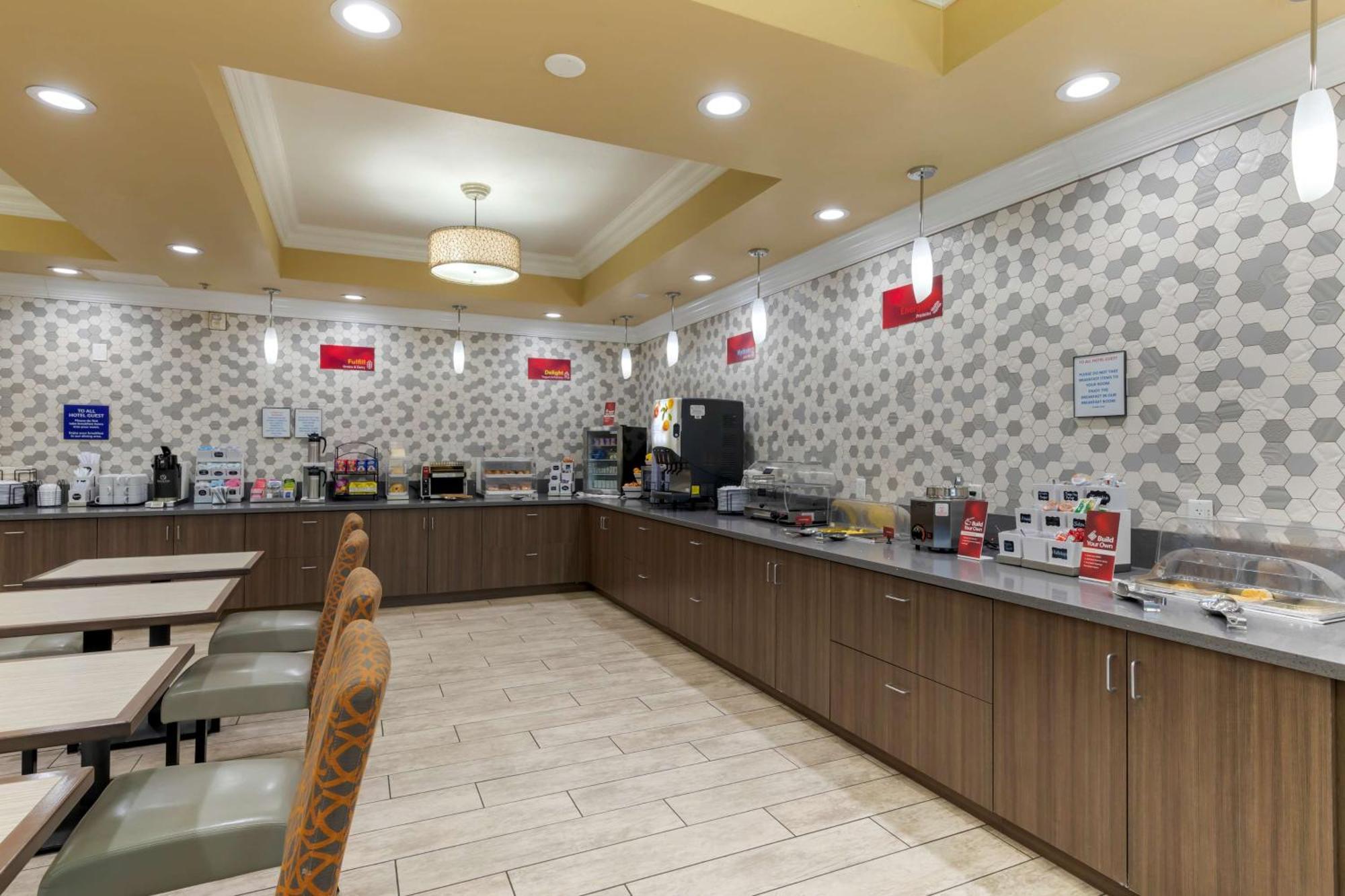 Best Western Plus Wasco Inn & Suites Экстерьер фото