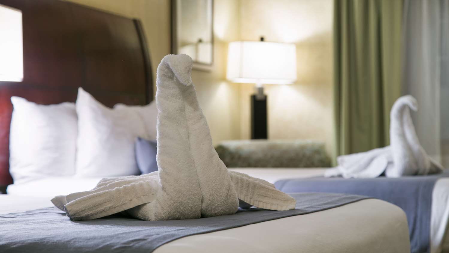 Best Western Plus Wasco Inn & Suites Экстерьер фото